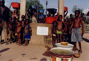 Benin - Pozzo costruito